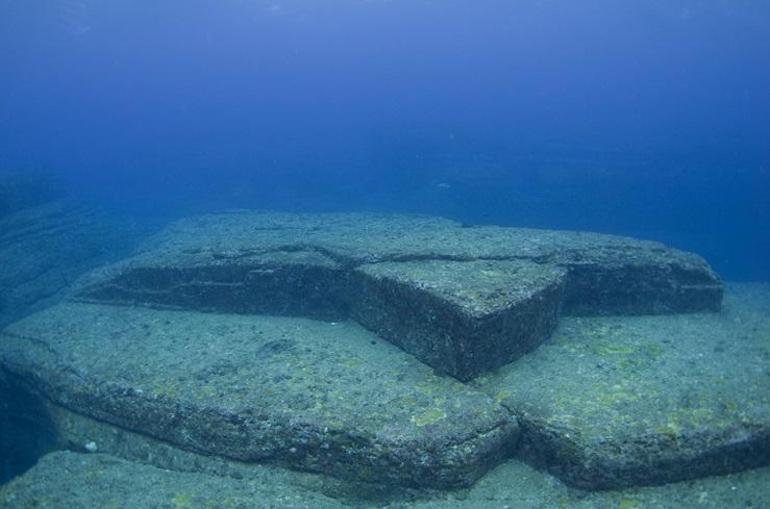 Yonaguni Anıtı