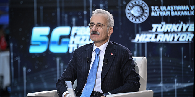bakan uraloglu 2g kullanicilari hem telefonunu hem de sim kartini degistirecek bwIZY2ky.jpg