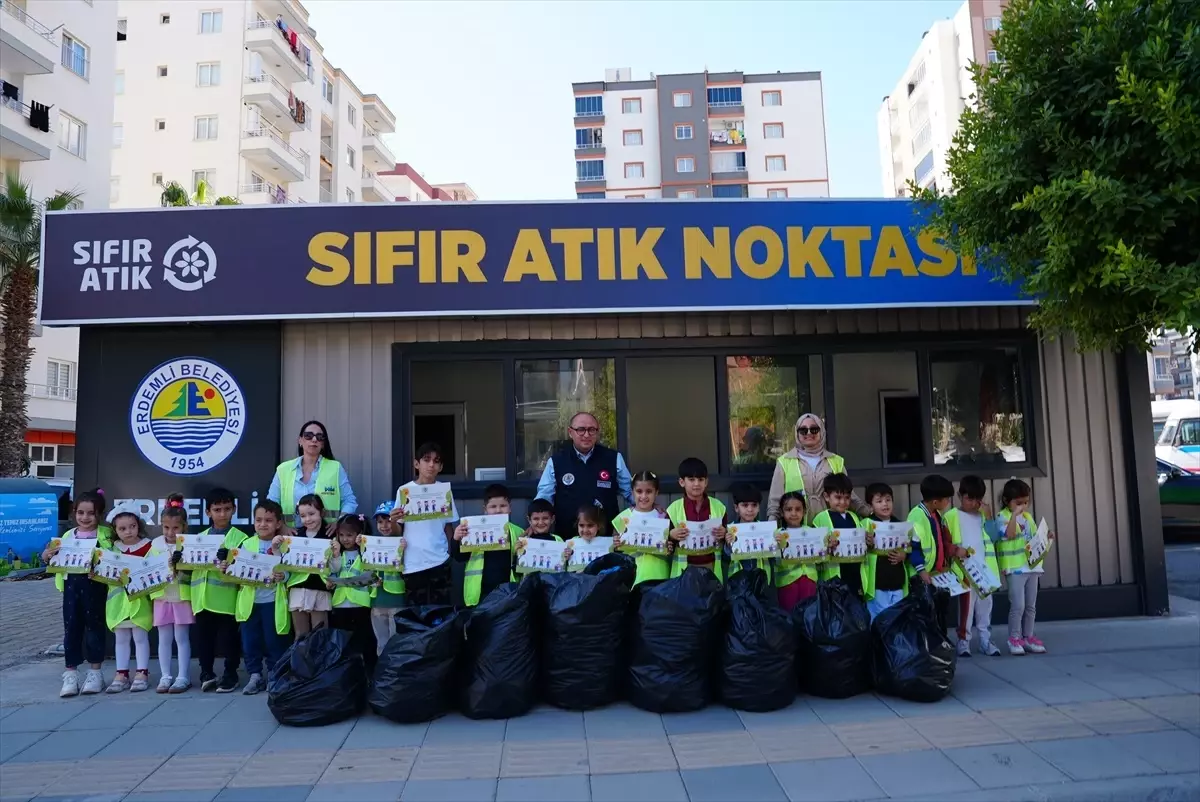mersinde doga mufettisleri projesi kapsaminda ogrenciler cop topladi KF9B4Bex.jpg