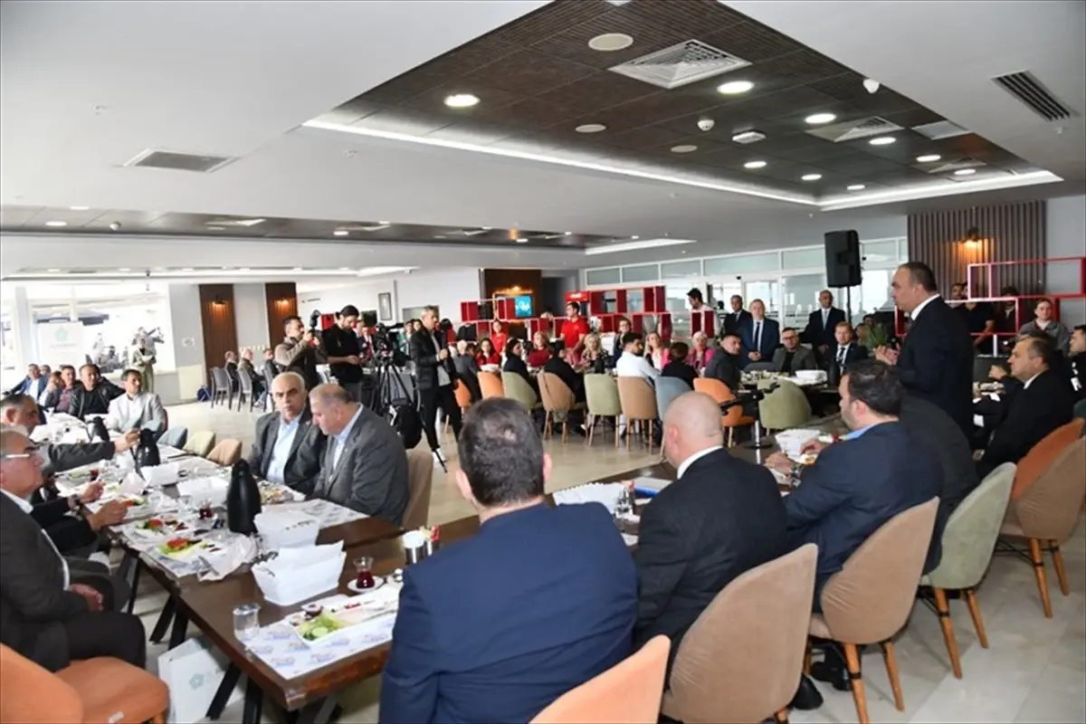 muhtarlar gununde vali soyturkten ziyaret vR9EOZsd.jpg