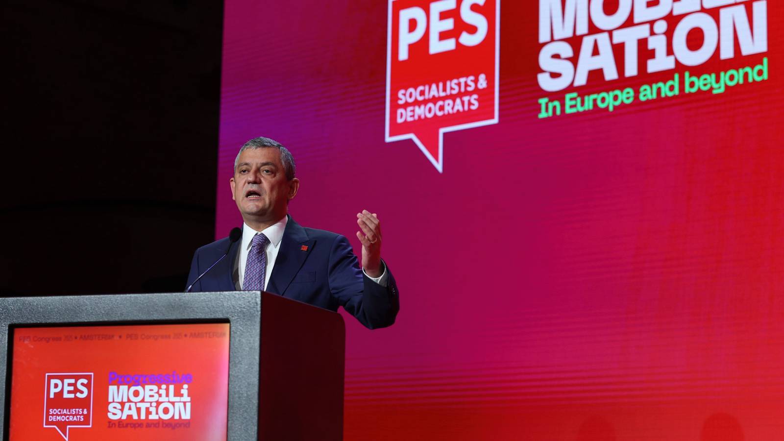 ozel pes kongresinde konustuerdoganin ordusunu alip turkiyedeki antidemokratik uygulamalari gormemek duymamak gibi bir seyi asla yapmayin lrFaChty.jpg