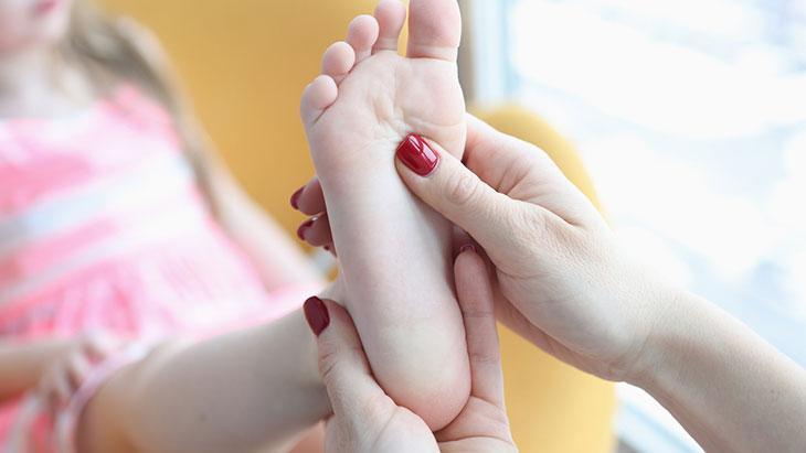 her 10 cocuktan 7sinde goruluyor bu belirtiler varsa sebebi duztabanlik olabilir PHHcKFMd.jpg