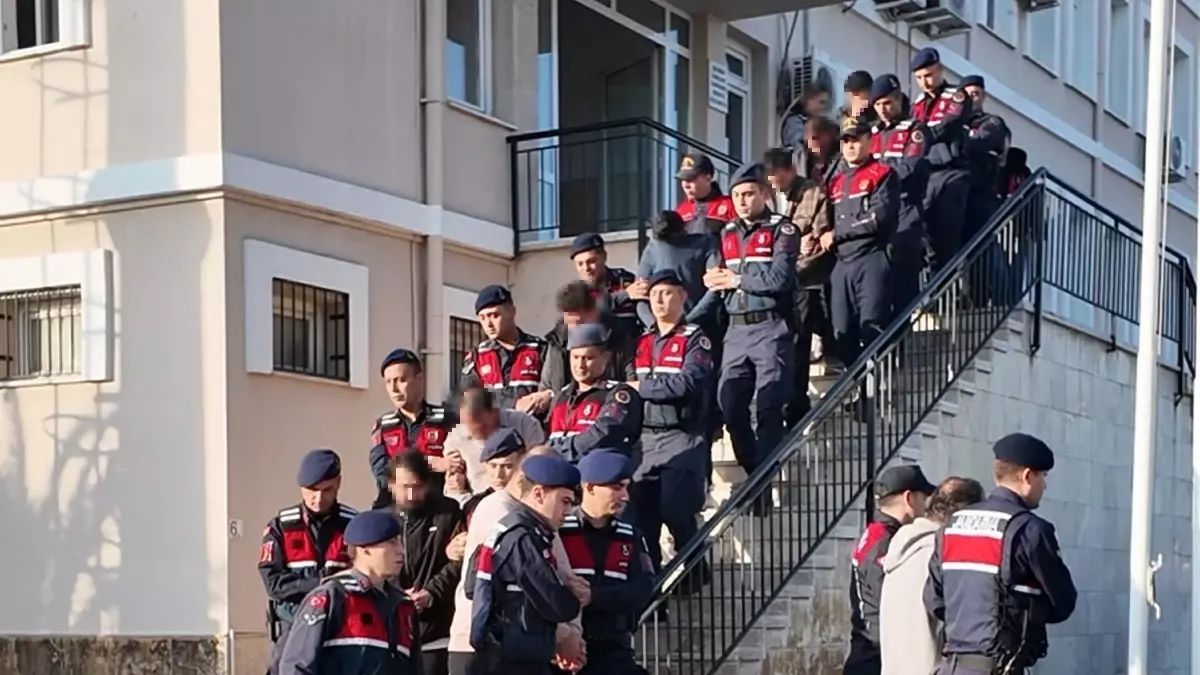 sahte borsa uygulamasina operasyon 12 tutuklama 8mIzSd5R.jpg