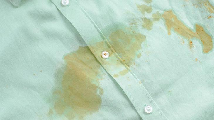 zeytinyagi lekesini uste cikariyor 1 kasik bebek pudrasi yeter yoksa nisasta kullanin ctCFpKOn.jpg