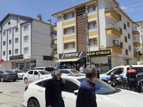 Kuyumcuyu soydu internetten soygun nasil yapilir diye aratmis grpk7dOM