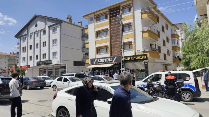 Kuyumcuyu soydu internetten soygun nasil yapilir diye aratmis grpk7dOM
